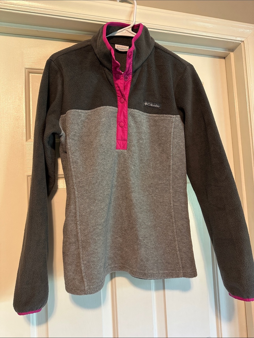Columbia Gray & Charcoal Fleece Pullover with Pink Snap Placket